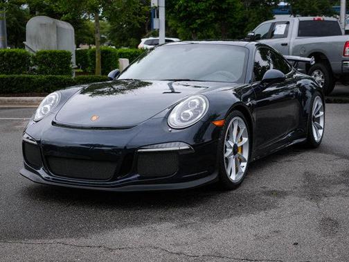 Racing Yellow 2015 Porsche 911 GT3