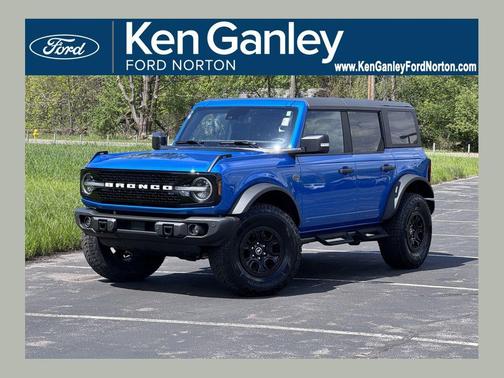 VELOCITY BLUE METALLIC 2023 Ford Bronco Wildtrak