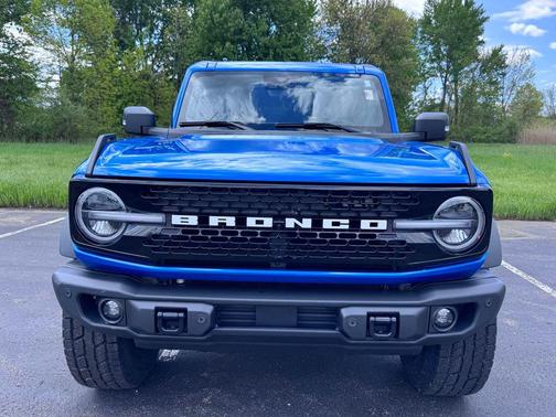 VELOCITY BLUE METALLIC 2023 Ford Bronco Wildtrak