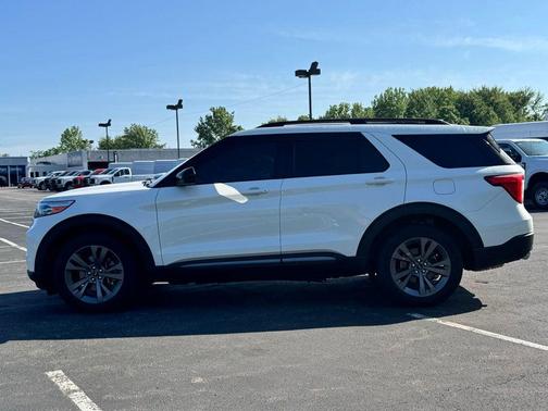 STAR WHITE MET TRI-COAT 2023 Ford Explorer XLT