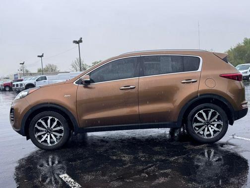 Burnished Copper 2017 Kia Sportage EX
