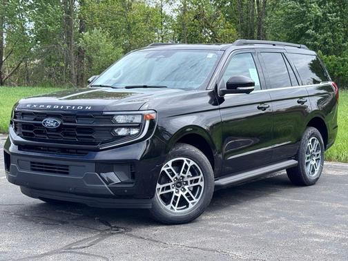 AGATE BLACK METALLIC 2026 Ford Expedition Active