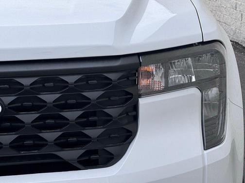 OXFORD WHITE 2026 Ford Maverick XLT