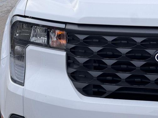 OXFORD WHITE 2026 Ford Maverick XLT