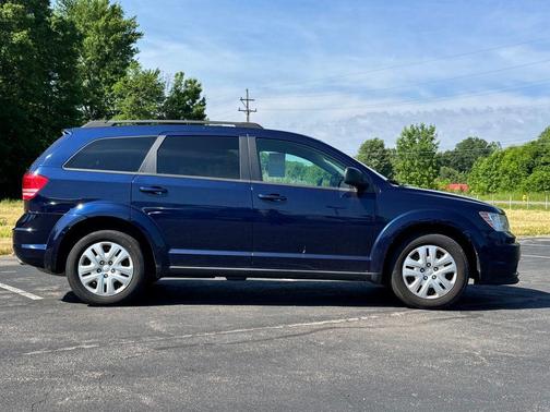 Contusion Blue Pearlcoat 2019 Dodge Journey SE