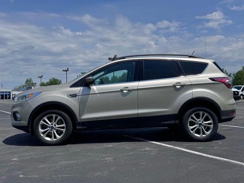 WHITE GOLD METALLIC 2018 Ford Escape SEL