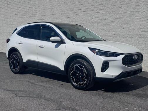 STAR WHITE METALLIC TRI-COAT 2026 Ford Escape Platinum