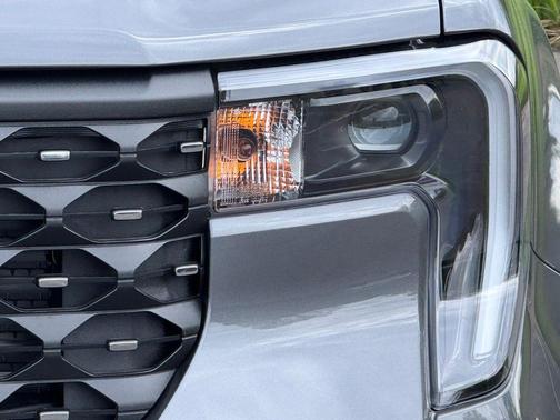 CARBONIZED GRAY METALLIC 2026 Ford Maverick Lariat
