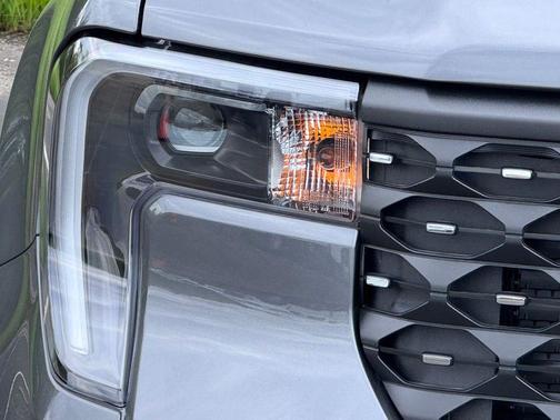 CARBONIZED GRAY METALLIC 2026 Ford Maverick Lariat