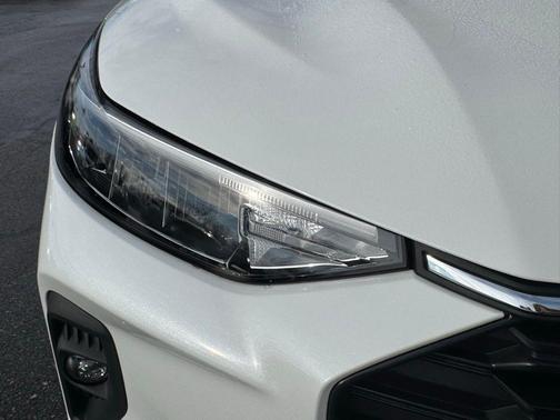 STAR WHITE METALLIC TRI-COAT 2026 Ford Escape ST-Line Select