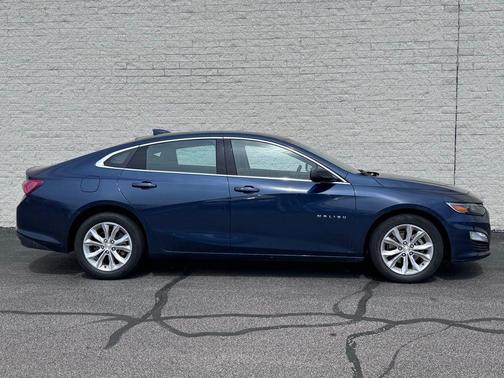 Northsky Blue Metallic 2019 Chevrolet Malibu LT