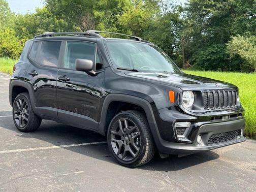 Black Clearcoat 2021 Jeep Renegade Latitude