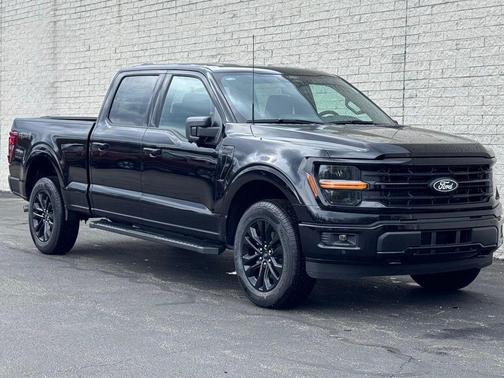 AGATE BLACK METALLIC 2026 Ford F-150 XLT