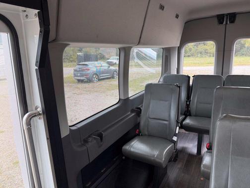 Oxford White 2023 Ford Transit-350 XL