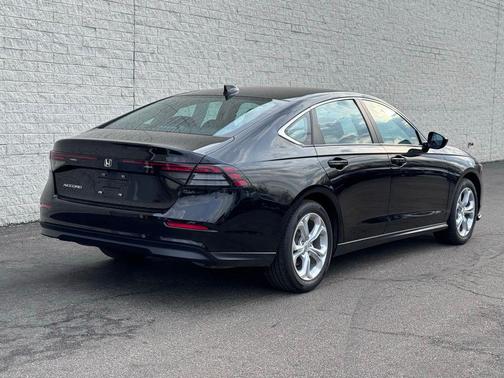 2024 Honda Accord LX 1.5T
