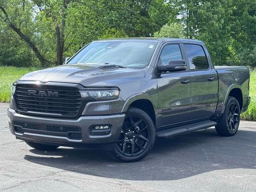 Granite Crystal Metallic Clearcoat 2025 RAM 1500 Laramie