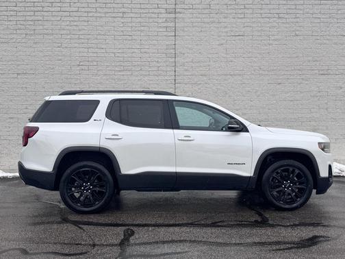 2022 GMC Acadia FWD SLT