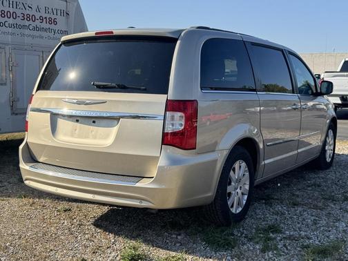 2012 Chrysler Town & Country Touring-L