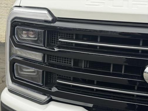 2025 Ford F-350 Platinum