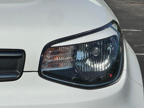 Clear White 2019 Kia Soul Base