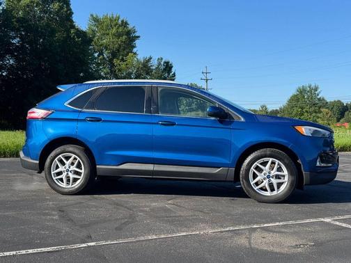 Atlas Blue Metallic 2022 Ford Edge SEL
