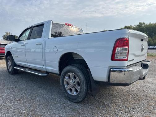 2022 RAM 2500 Big Horn Crew Cab 4x4 6'4' Box