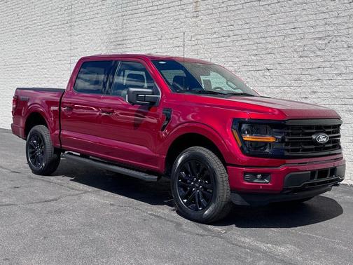 RUBY RED METALLIC TINTED CC 2026 Ford F-150 XLT