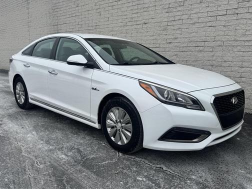 2017 Hyundai SONATA Hybrid SE