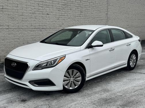 2017 Hyundai SONATA Hybrid SE