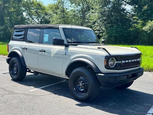 Desert Sand 2026 Ford Bronco Big Bend