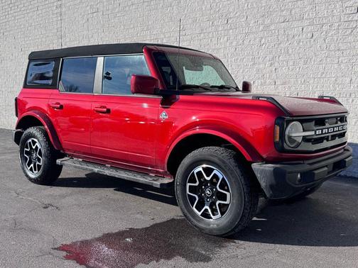 2024 Ford Bronco Outer Banks