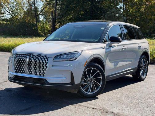 Ceramic Pearl Metallic Tinted Clearcoat 2023 Lincoln Corsair Standard