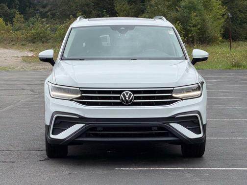 Pure White 2022 Volkswagen Tiguan 2.0T SE 4MOTION