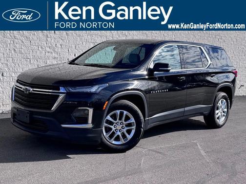 Mosaic Black Metallic 2023 Chevrolet Traverse LS