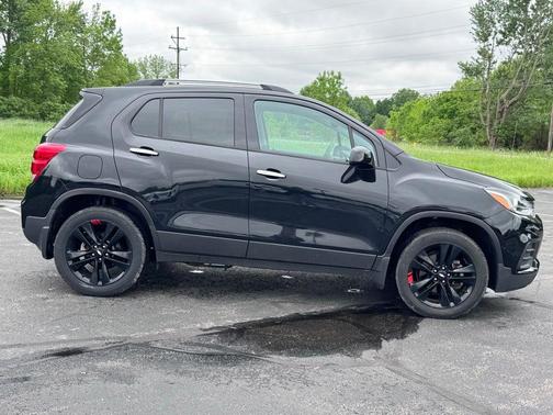 Mosaic Black Metallic 2018 Chevrolet Trax LT