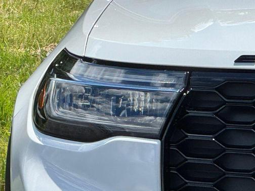 Star White Metallic Tri-Coat 2026 Ford Explorer ST