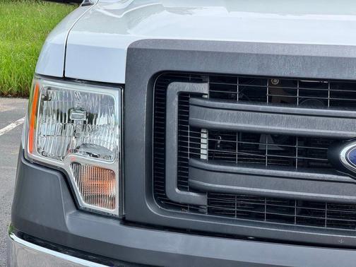 OXFORD WHITE 2013 Ford F-150 XL