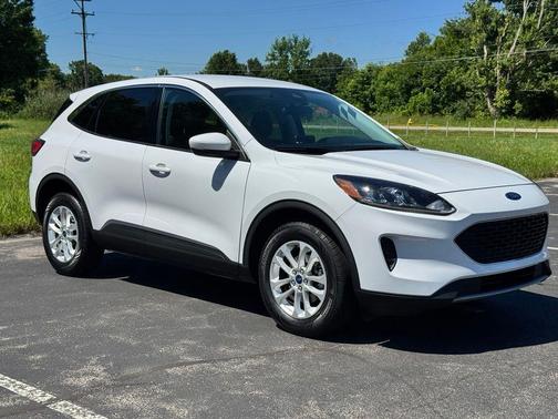 Oxford White 2021 Ford Escape SE