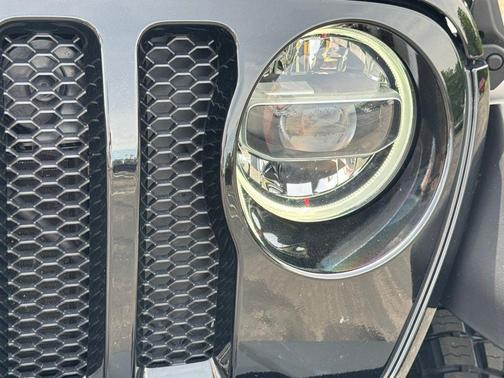 Black Clearcoat 2021 Jeep Wrangler Willys