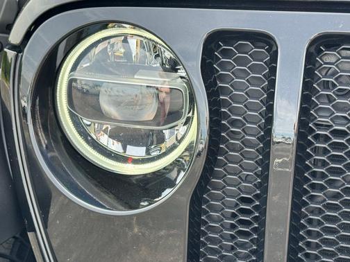 Black Clearcoat 2021 Jeep Wrangler Willys