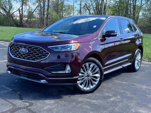 BURGUNDY VELVET MET TINT CC 2024 Ford Edge Titanium