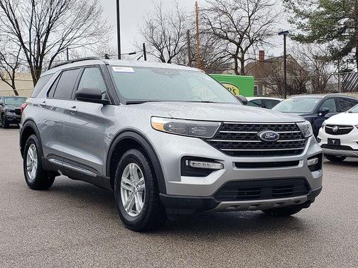 ICONIC SILVER METALLIC 2022 Ford Explorer XLT
