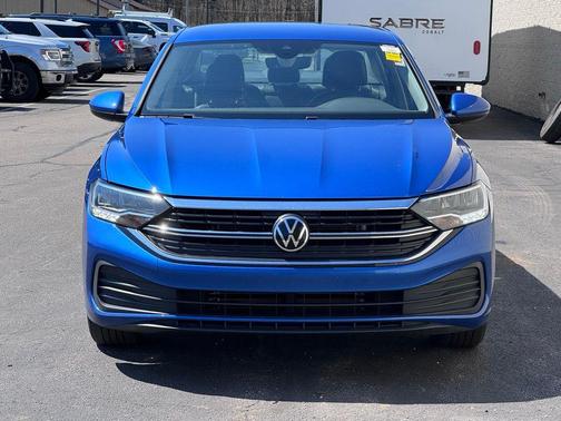 Rising Blue Metallic 2023 Volkswagen Jetta 1.5T SE