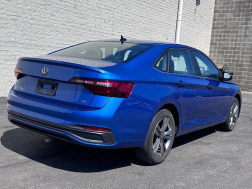 Rising Blue Metallic 2023 Volkswagen Jetta 1.5T SE