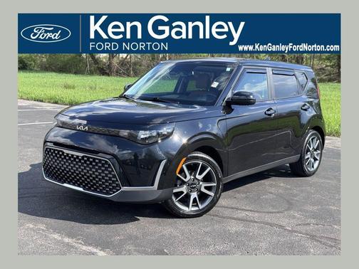 Fusion Black 2024 Kia Soul EX