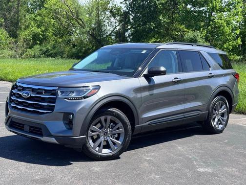 CARBONIZED GRAY METALLIC 2026 Ford Explorer Active