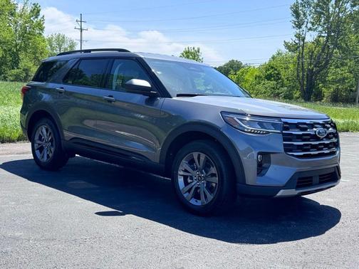 CARBONIZED GRAY METALLIC 2026 Ford Explorer Active