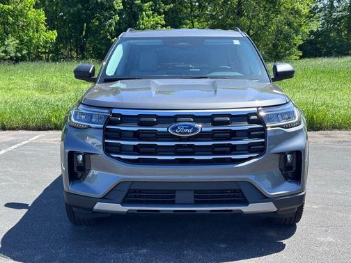 CARBONIZED GRAY METALLIC 2026 Ford Explorer Active