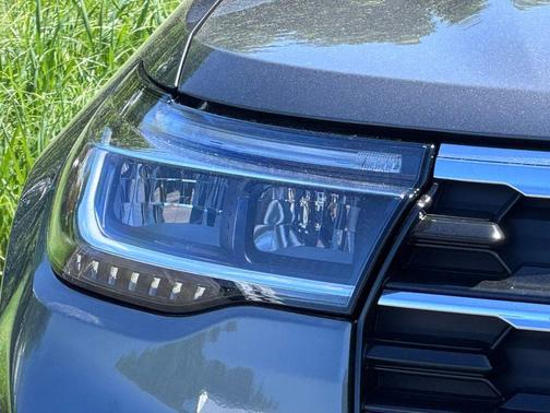 CARBONIZED GRAY METALLIC 2026 Ford Explorer Active