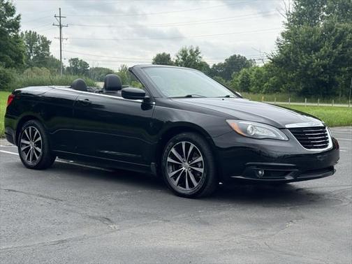 2013 Chrysler 200 S